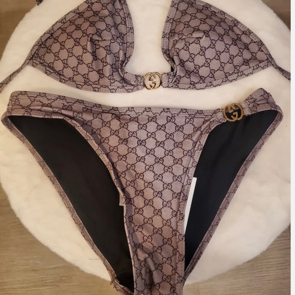 Size Large double G bikini. It feels like a Medium - Picture 2 of 4